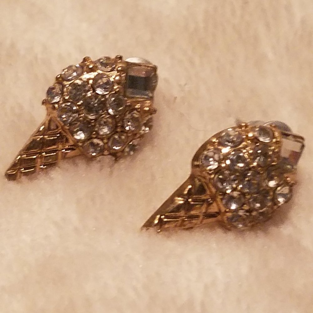 Gold Ice Cream Studs